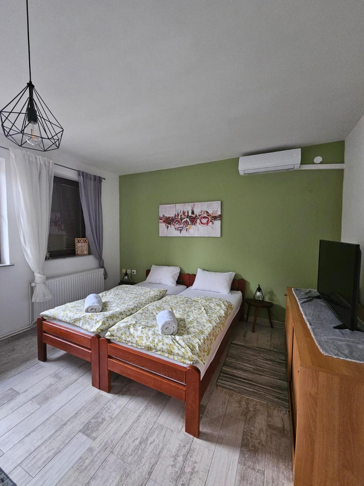 Studio Apartman Dora Ilok Exterior photo